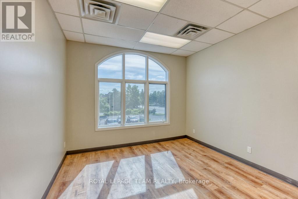 Photo 29 of 84 Centrepointe Drive, Ottawa ON