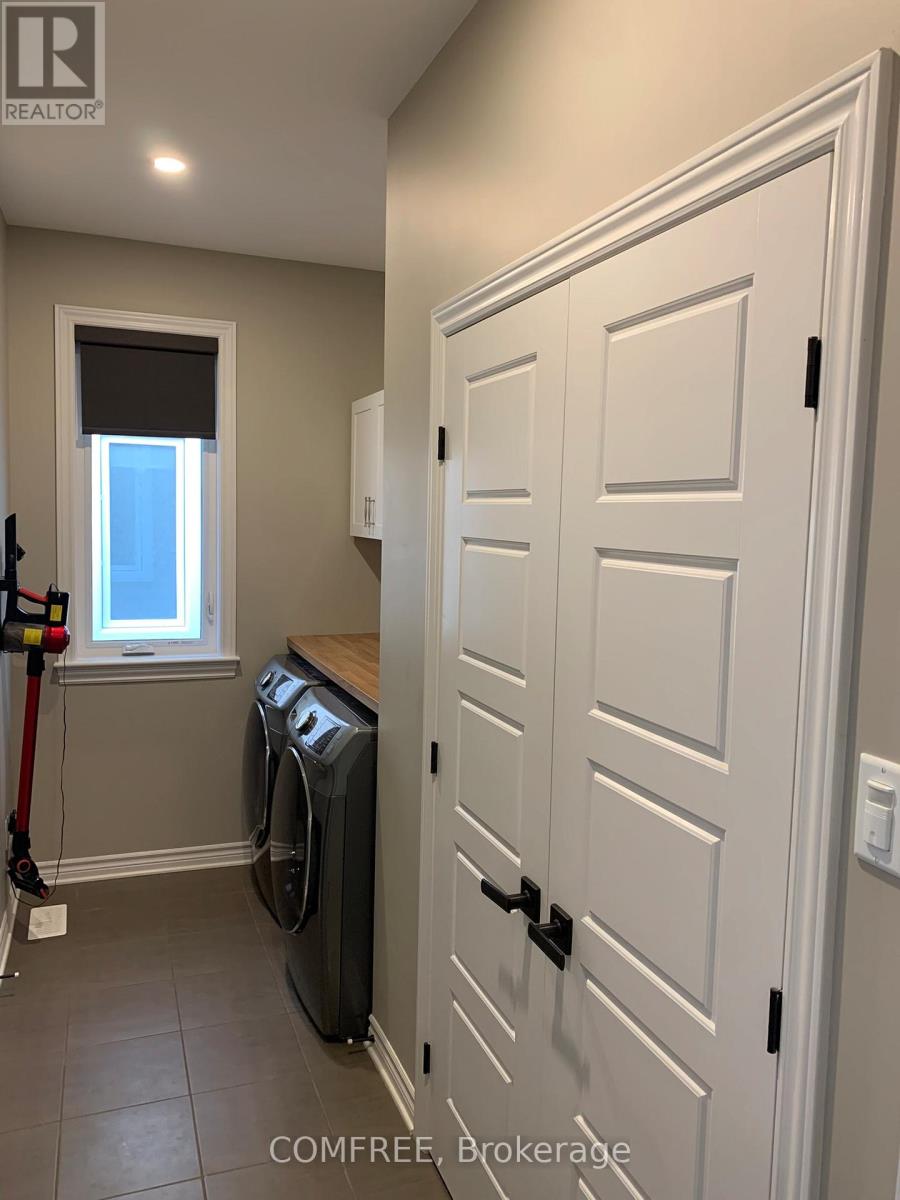 Photo 3 of 819 Tewin Circle, Ottawa ON