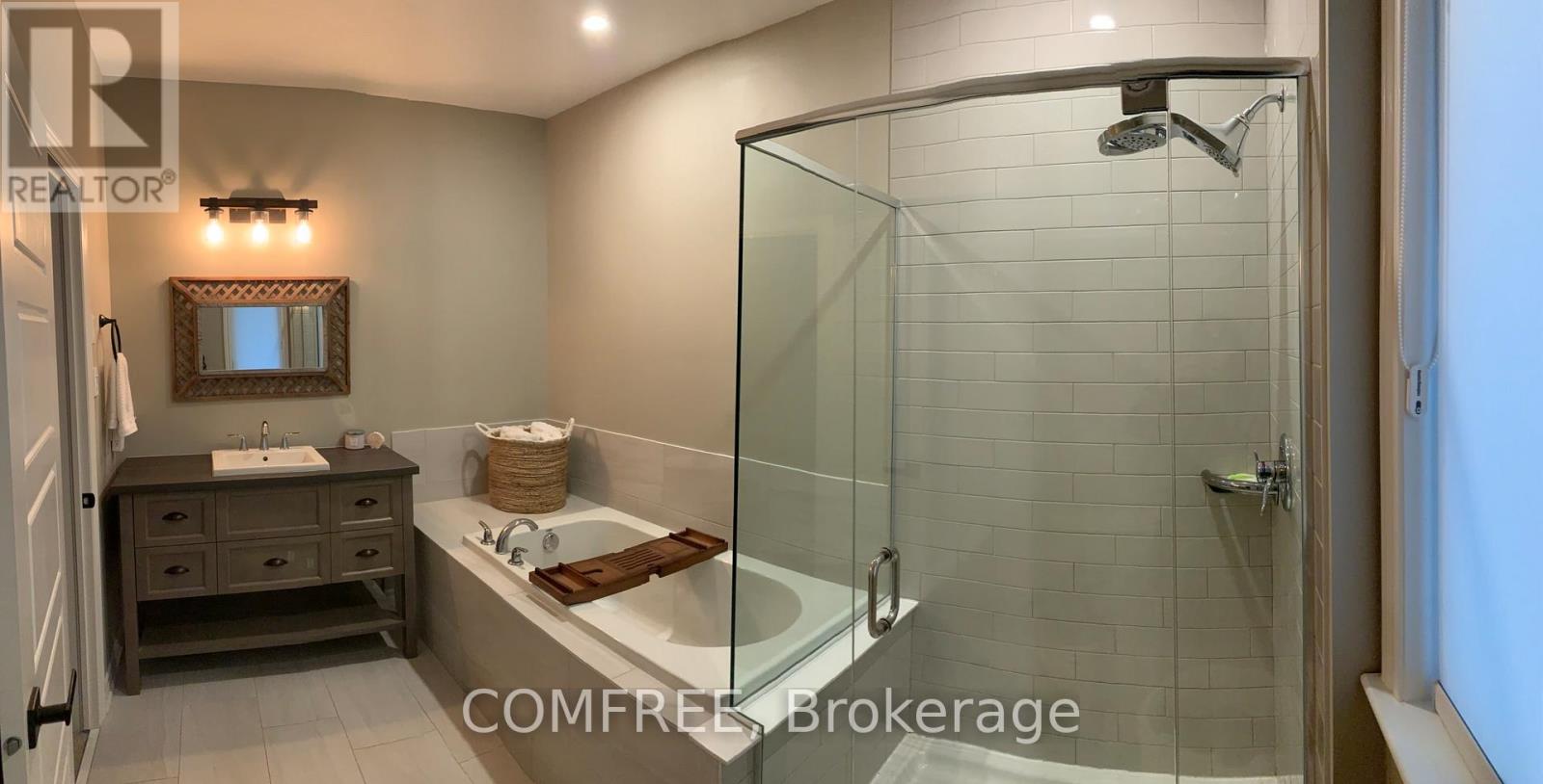 Photo 20 of 819 Tewin Circle, Ottawa ON