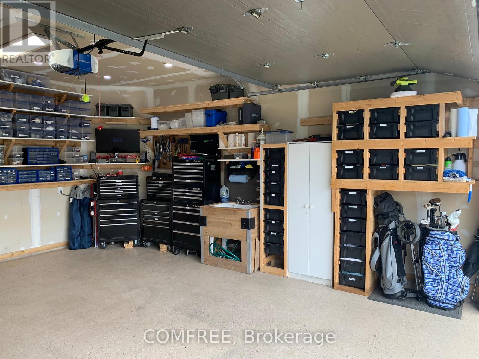 Photo 19 of 819 Tewin Circle, Ottawa ON