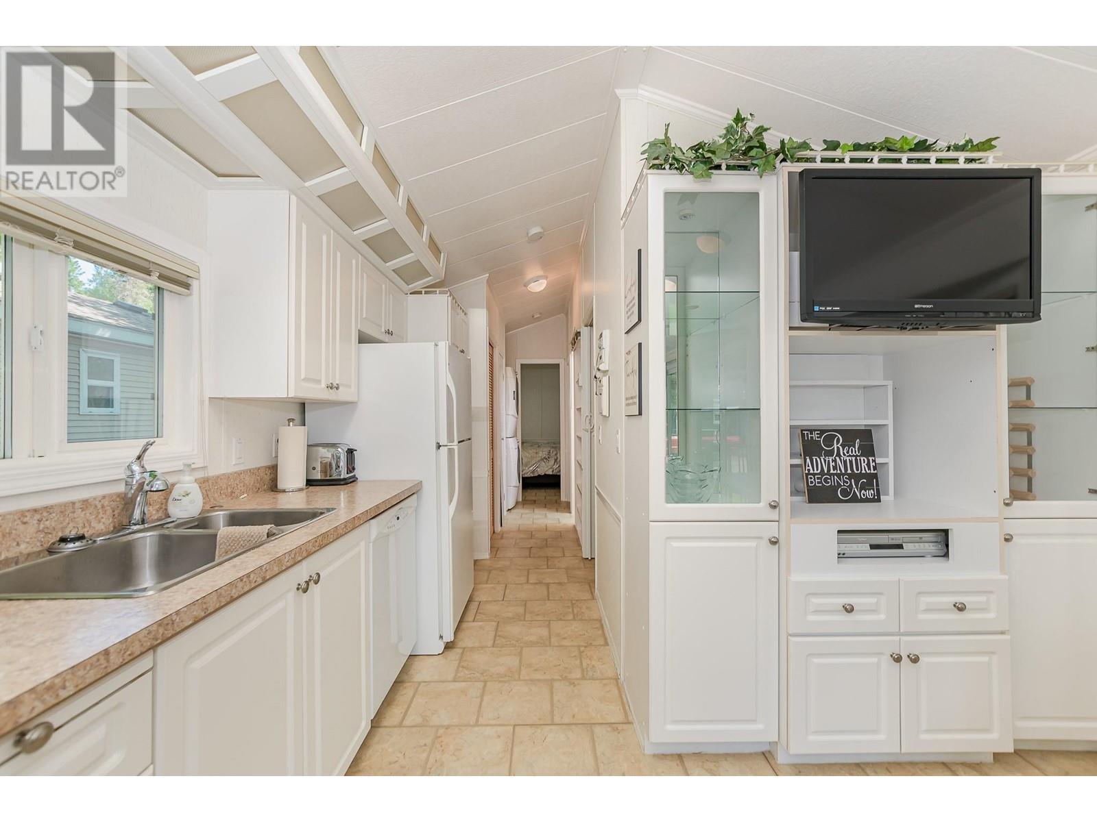 16 8216 97A Highway, Mara