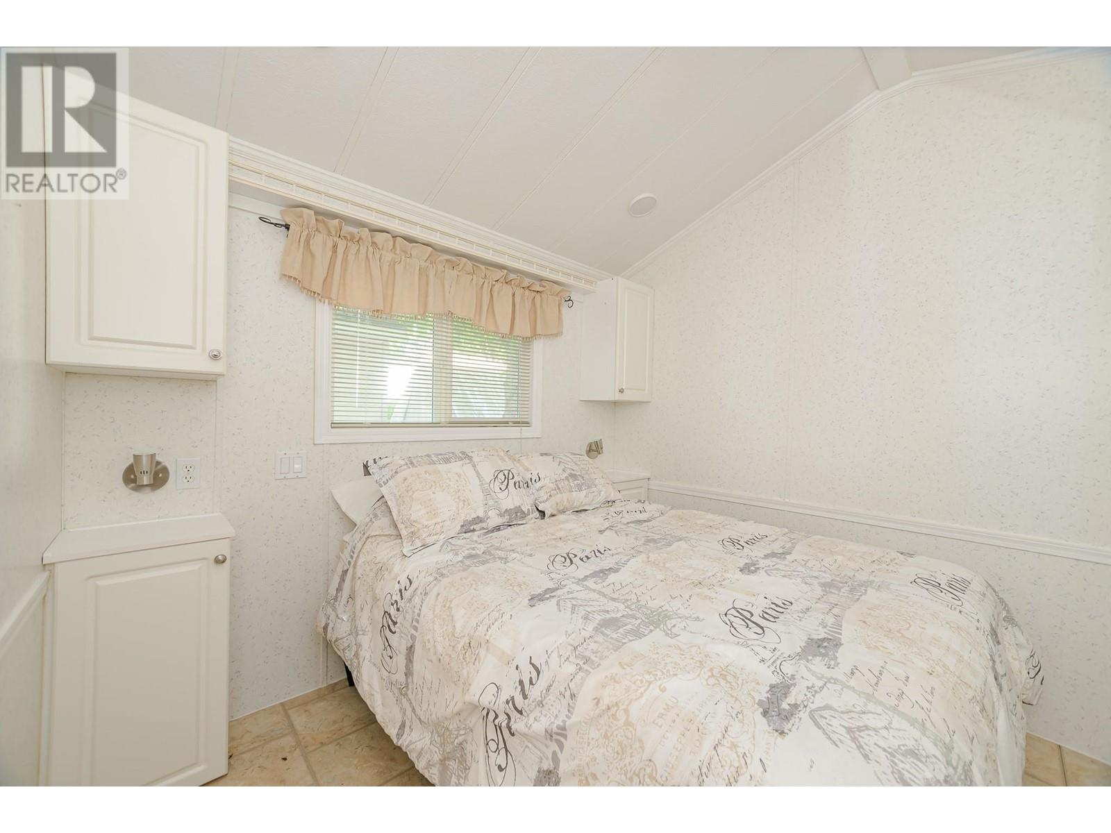 16 8216 97A Highway, Mara