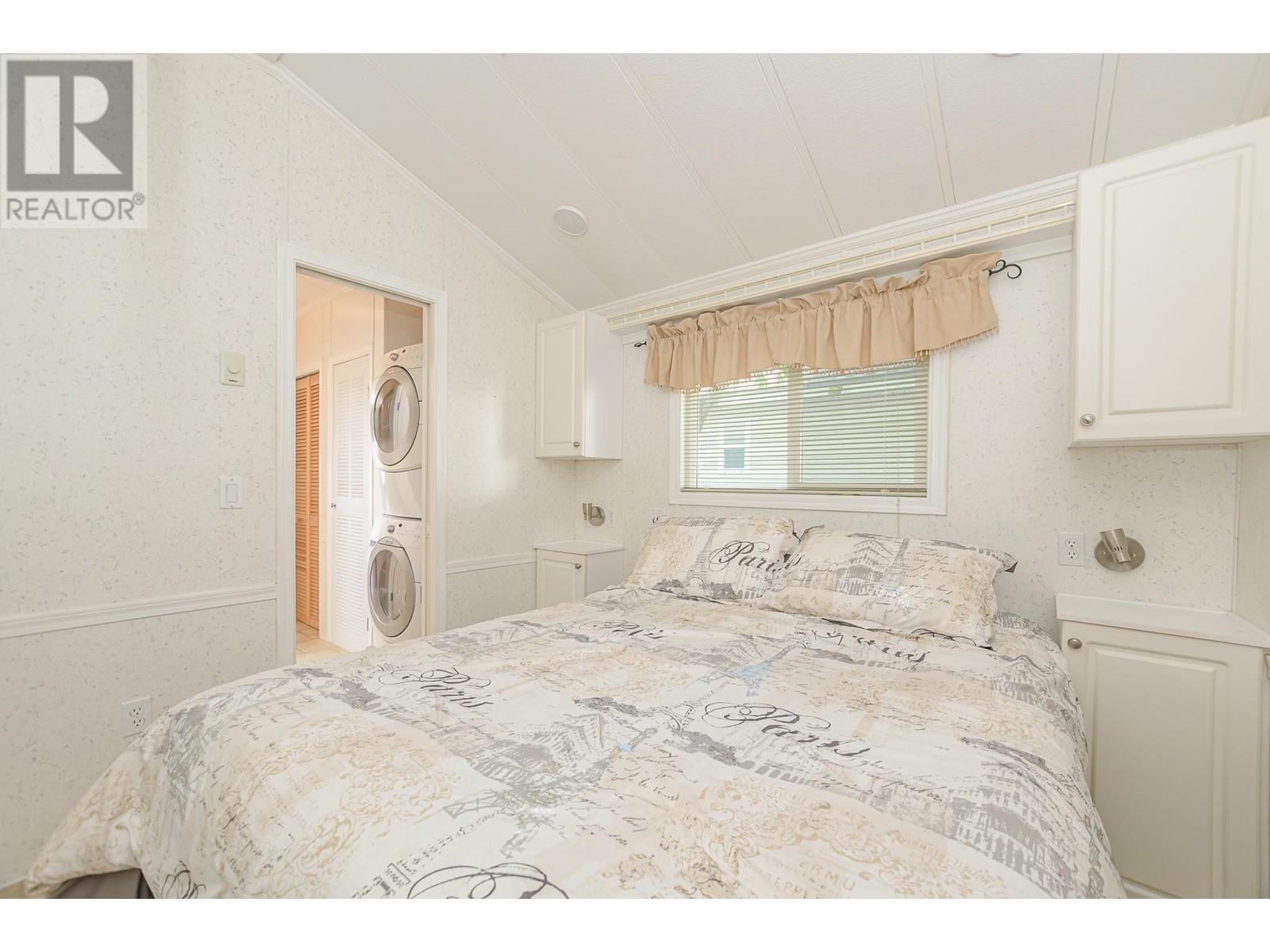 16 8216 97A Highway, Mara