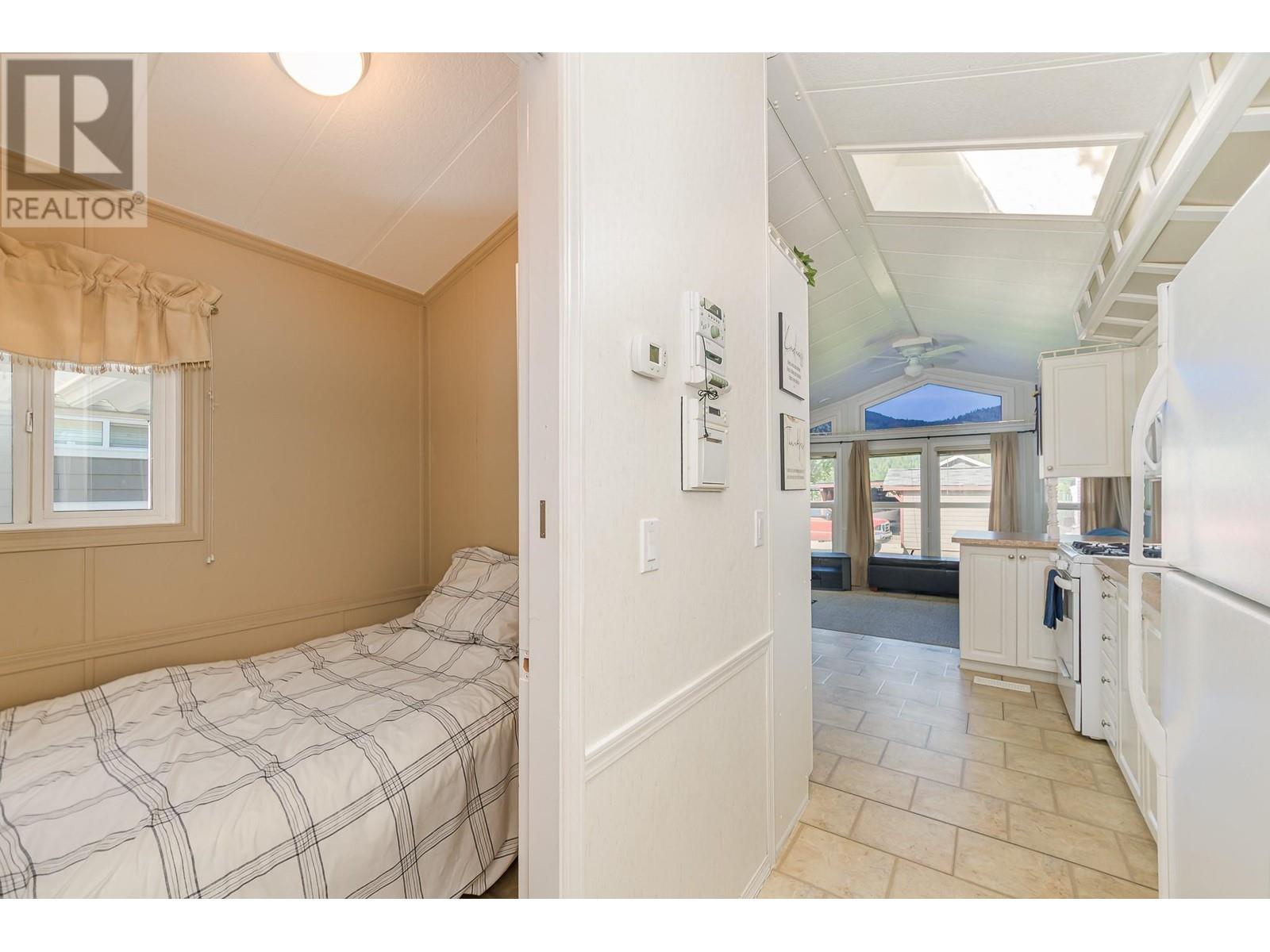16 8216 97A Highway, Mara