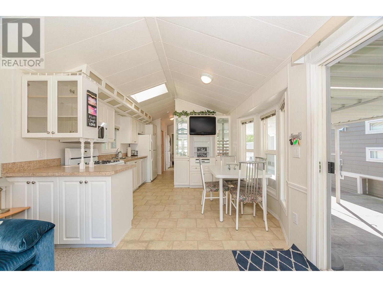 16 8216 97A Highway, Mara