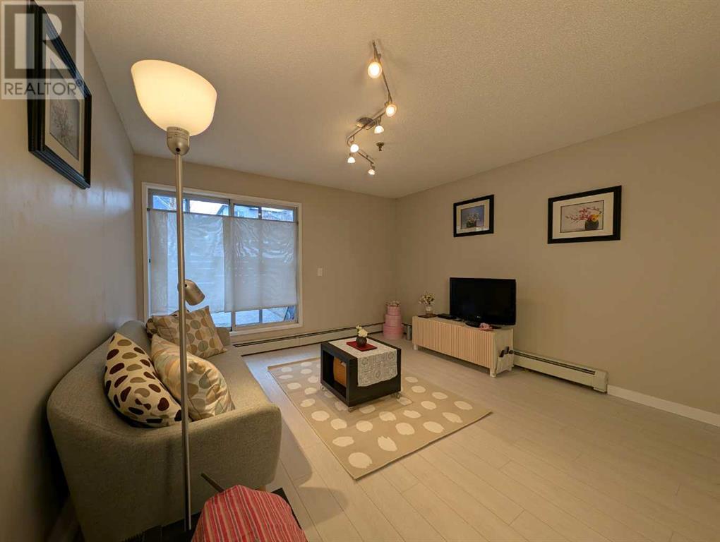 Single Family House for Sale in    Avenue SW Windsor Park Calgary 