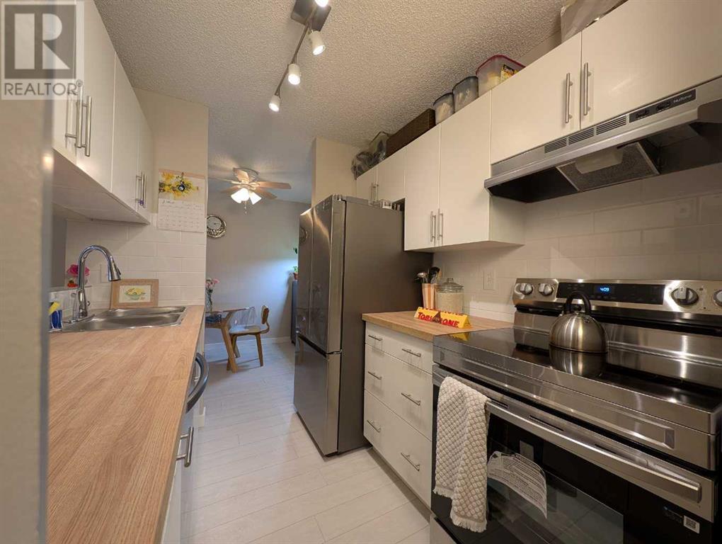 Single Family House for Sale in    Avenue SW Windsor Park Calgary 