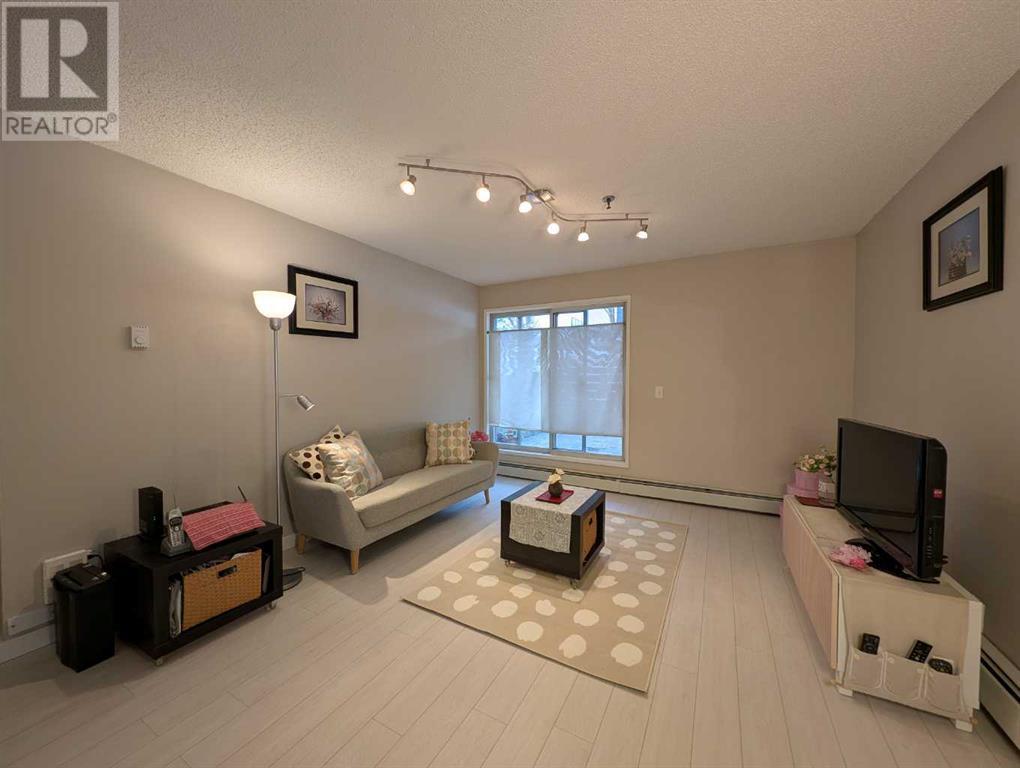 Single Family House for Sale in    Avenue SW Windsor Park Calgary 