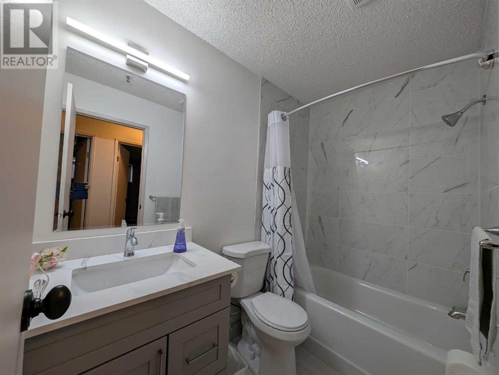 Single Family House for Sale in    Avenue SW Windsor Park Calgary 
