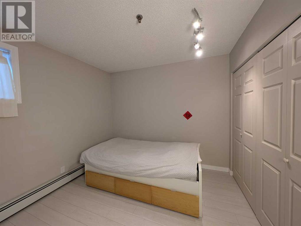 Single Family House for Sale in    Avenue SW Windsor Park Calgary 