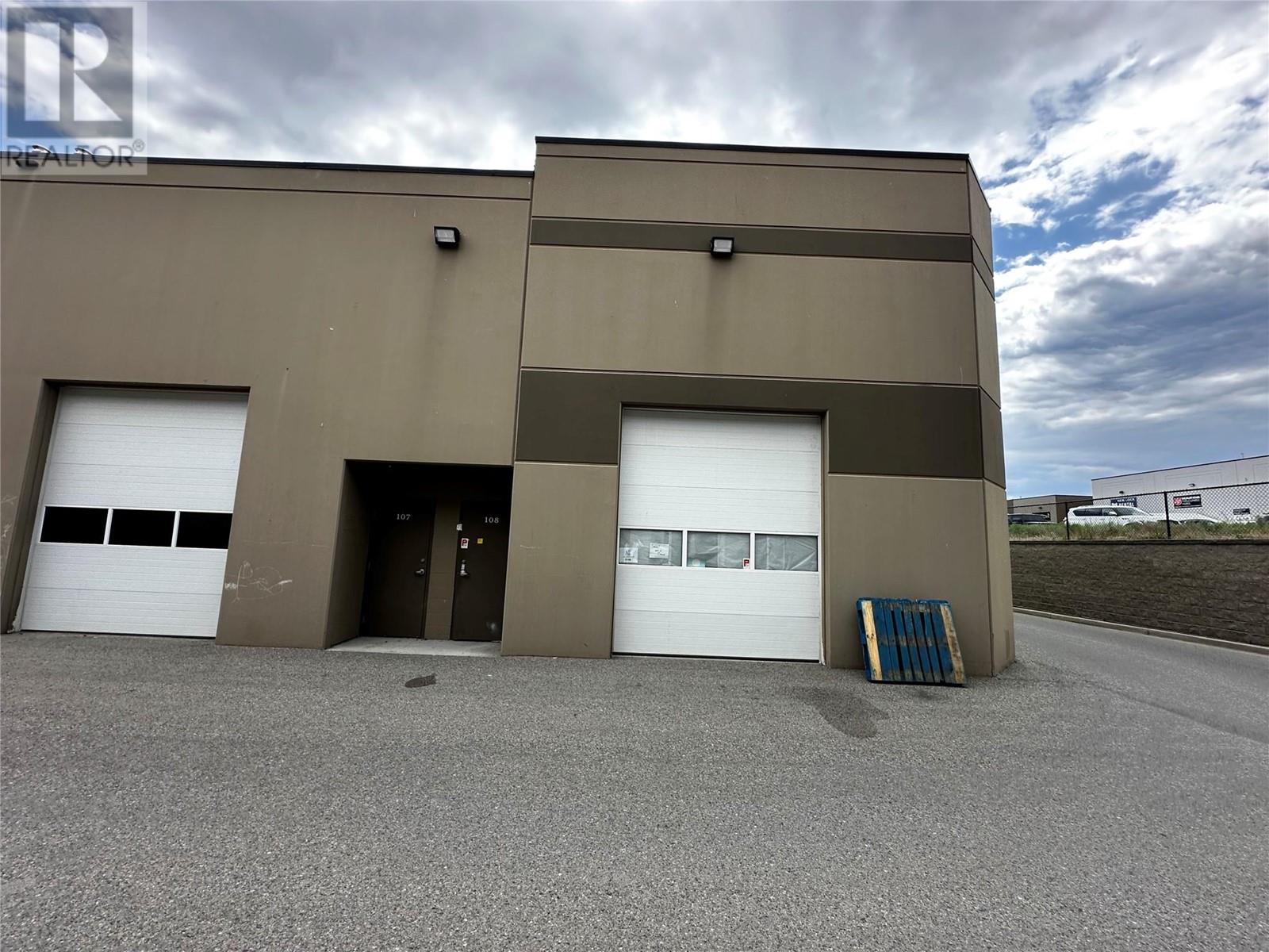 108 2374 Bering Road, Westbank