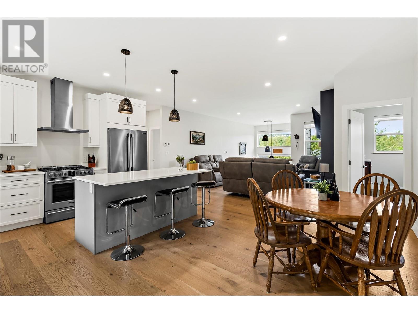 2884 Golf Course Drive, Blind Bay