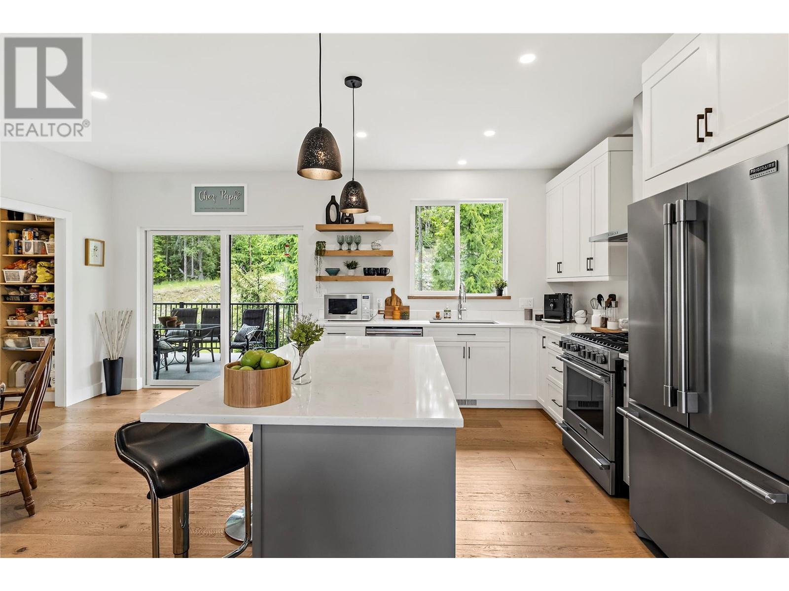 2884 Golf Course Drive, Blind Bay