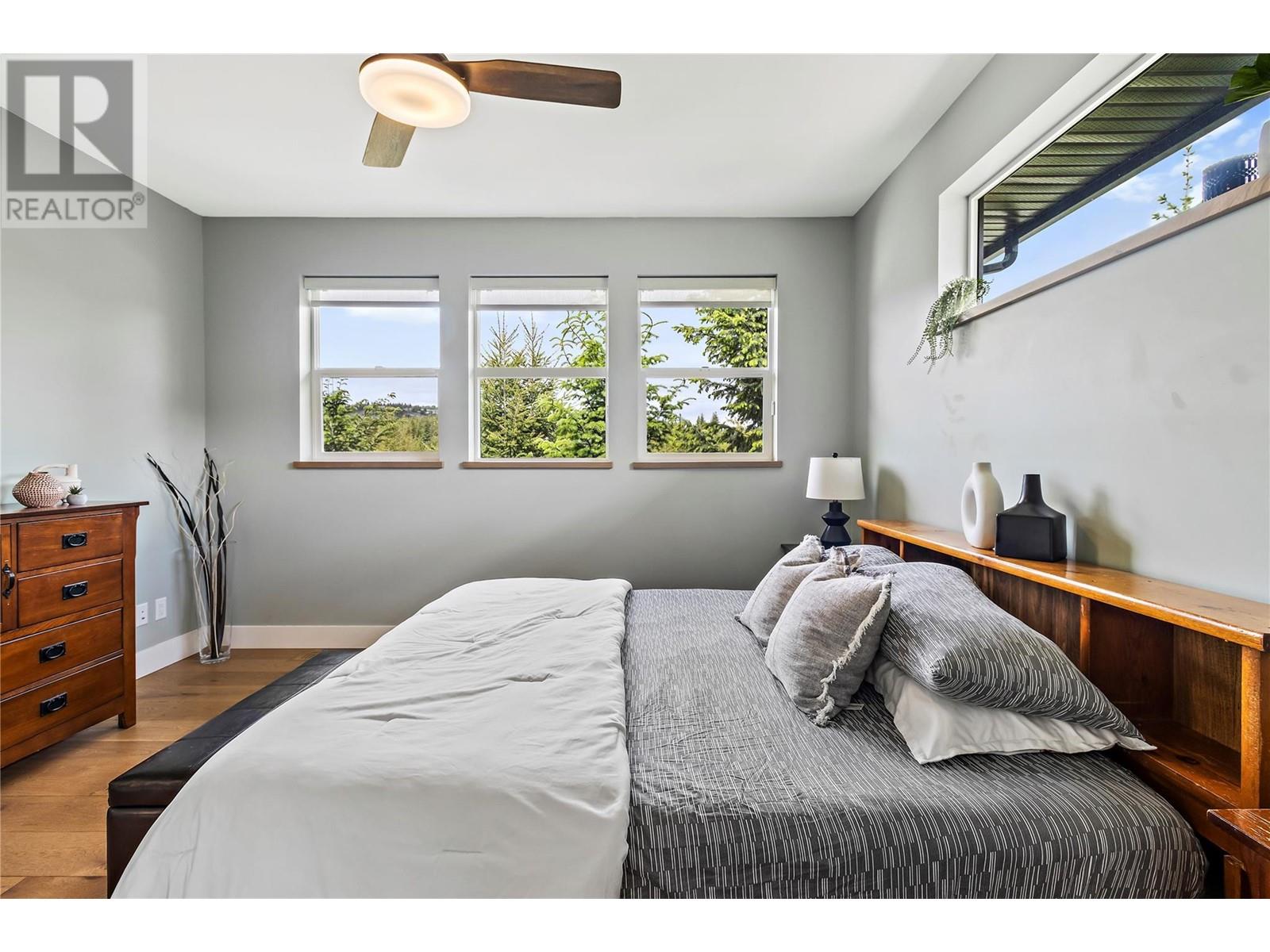 2884 Golf Course Drive, Blind Bay