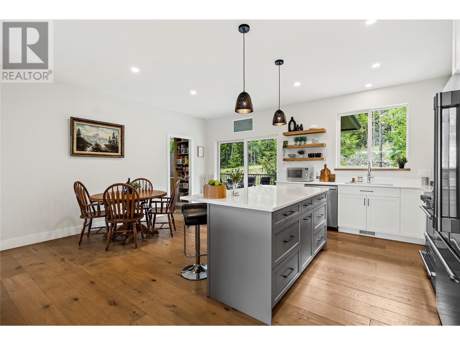 2884 Golf Course Drive, Blind Bay