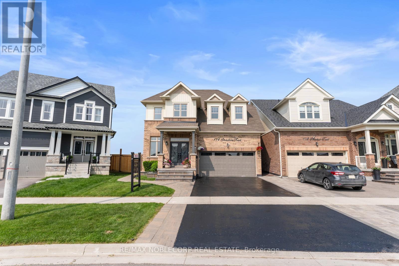 Photo 3 of 174 Strachan Trail, New Tecumseth ON
