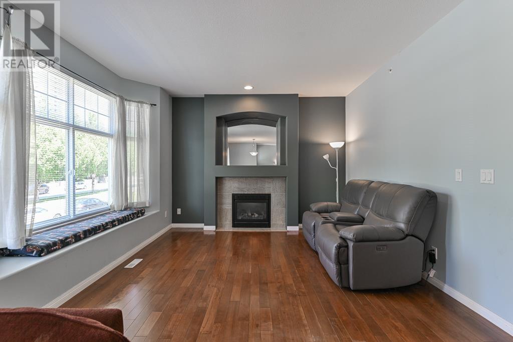 2672 LINCOLN AVENUE, Port Coquitlam