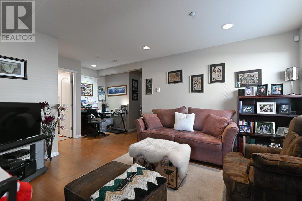 2672 LINCOLN AVENUE, Port Coquitlam