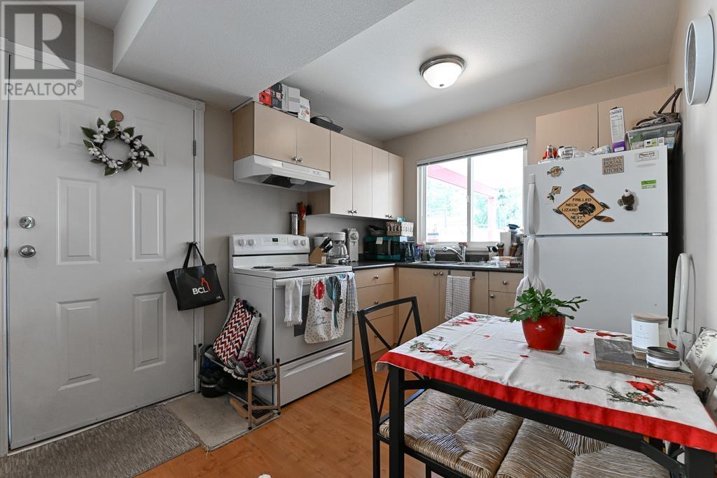 2672 LINCOLN AVENUE, Port Coquitlam