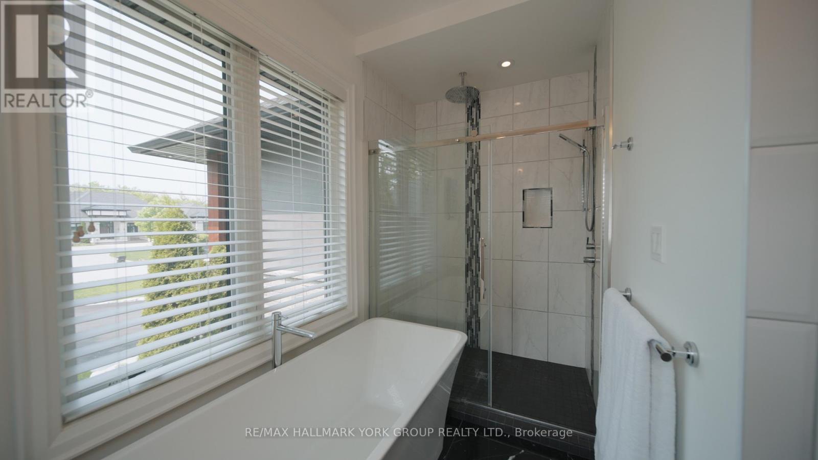 Photo 31 of 118 Mennill Drive, Springwater ON