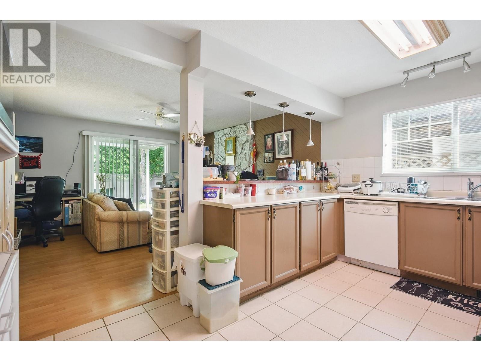 Photo 6 of 1177 Esperanza Drive, Coquitlam BC