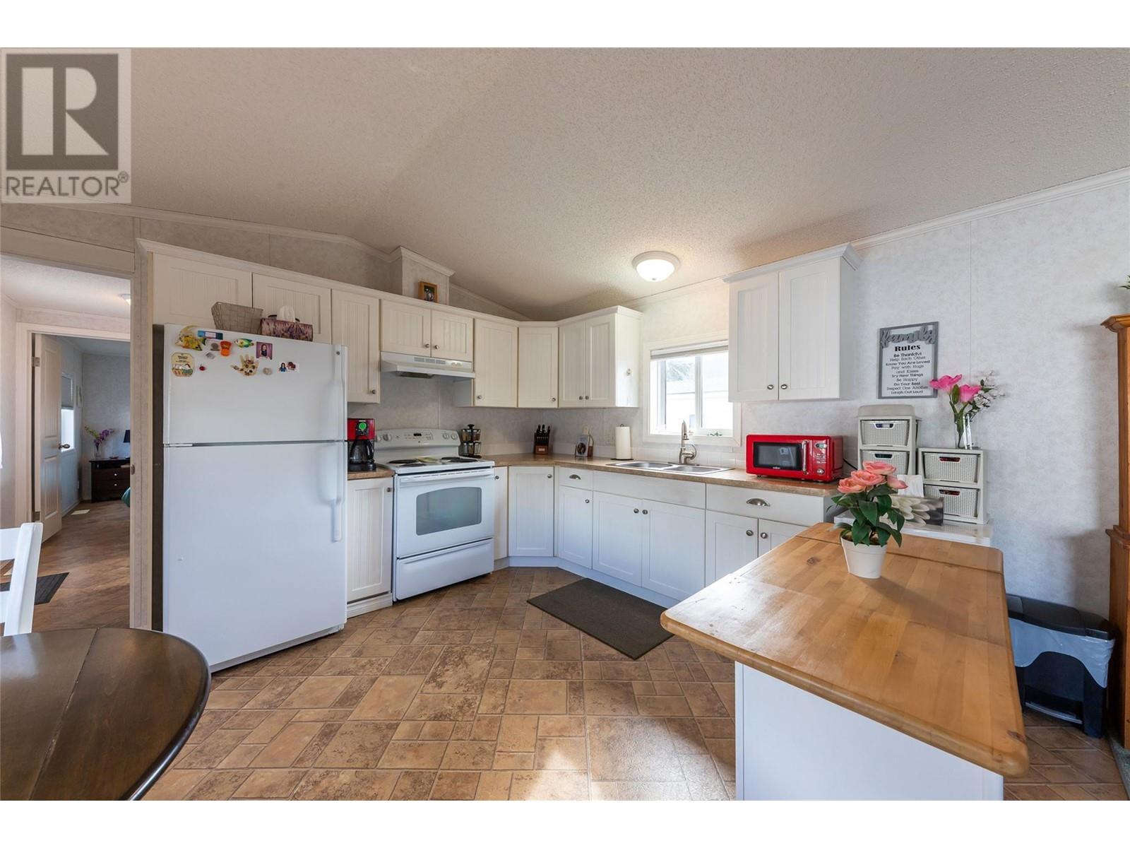 Photo 62 of 1250 Hillside Avenue Unit 16, Chase BC