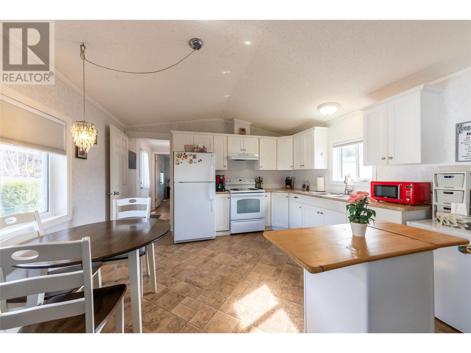 Photo 46 of 1250 Hillside Avenue Unit 16, Chase BC