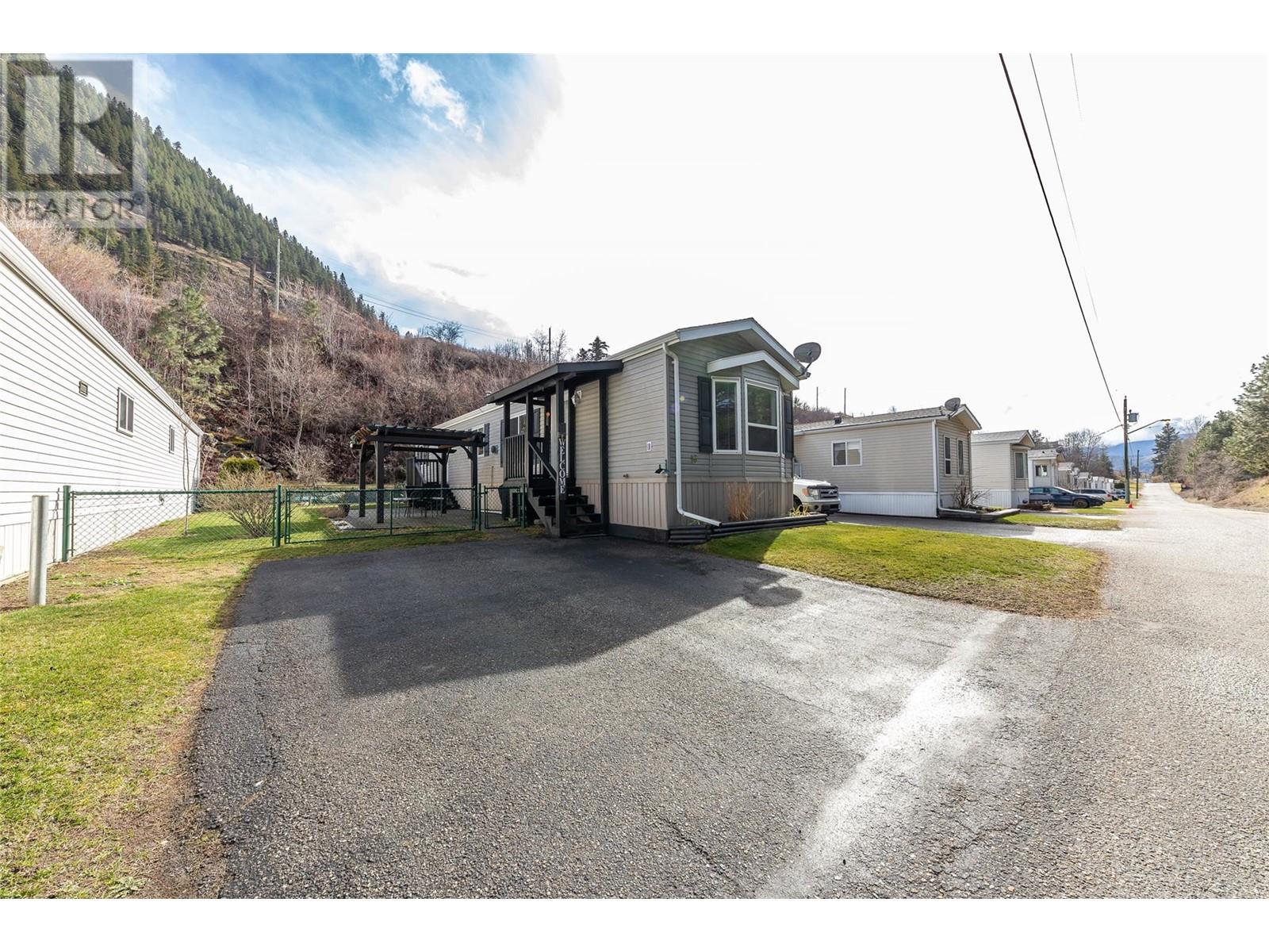 Photo 18 of 1250 Hillside Avenue Unit 16, Chase BC