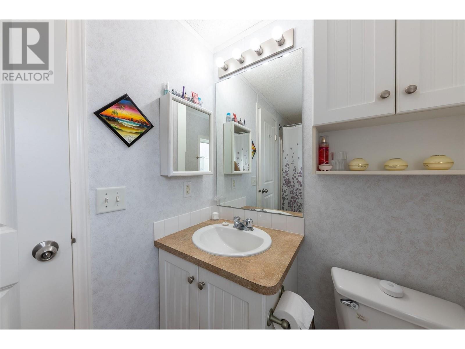 Photo 6 of 1250 Hillside Avenue Unit 16, Chase BC