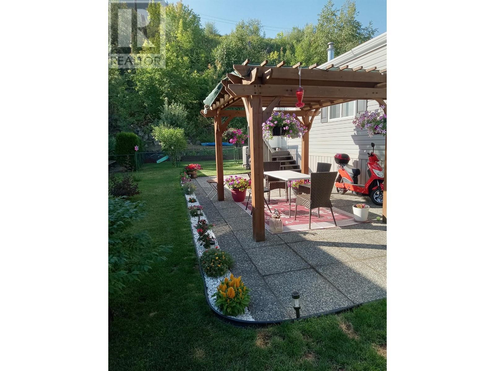 Photo 48 of 1250 Hillside Avenue Unit 16, Chase BC