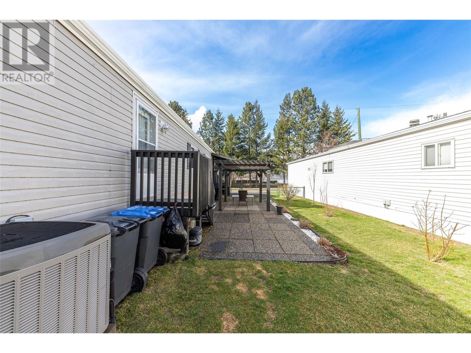 Photo 45 of 1250 Hillside Avenue Unit 16, Chase BC