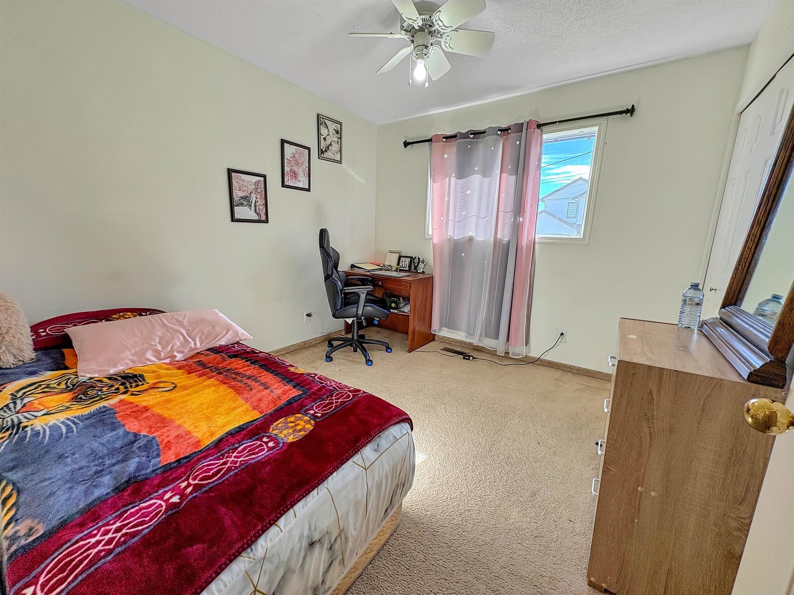 Photo 3 of 32469 Emerald Avenue, Abbotsford BC