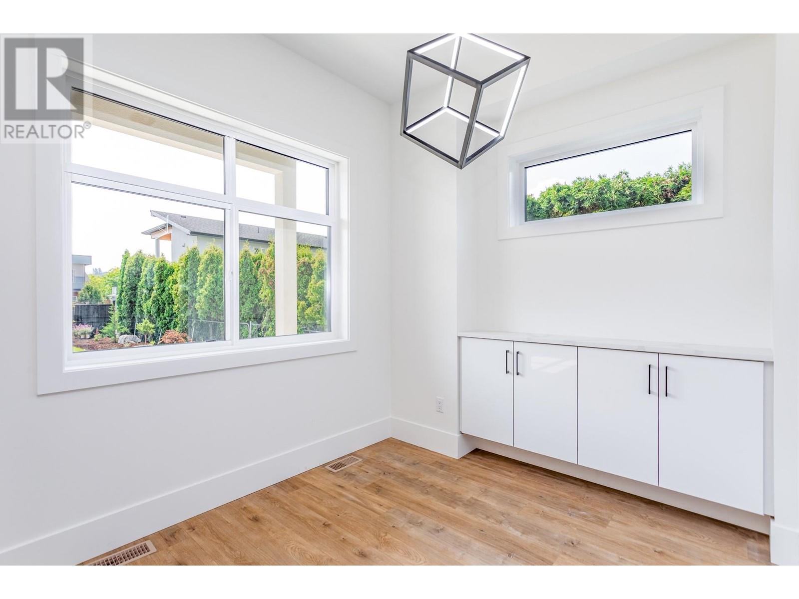 1946 Hemmerling Court, Kelowna