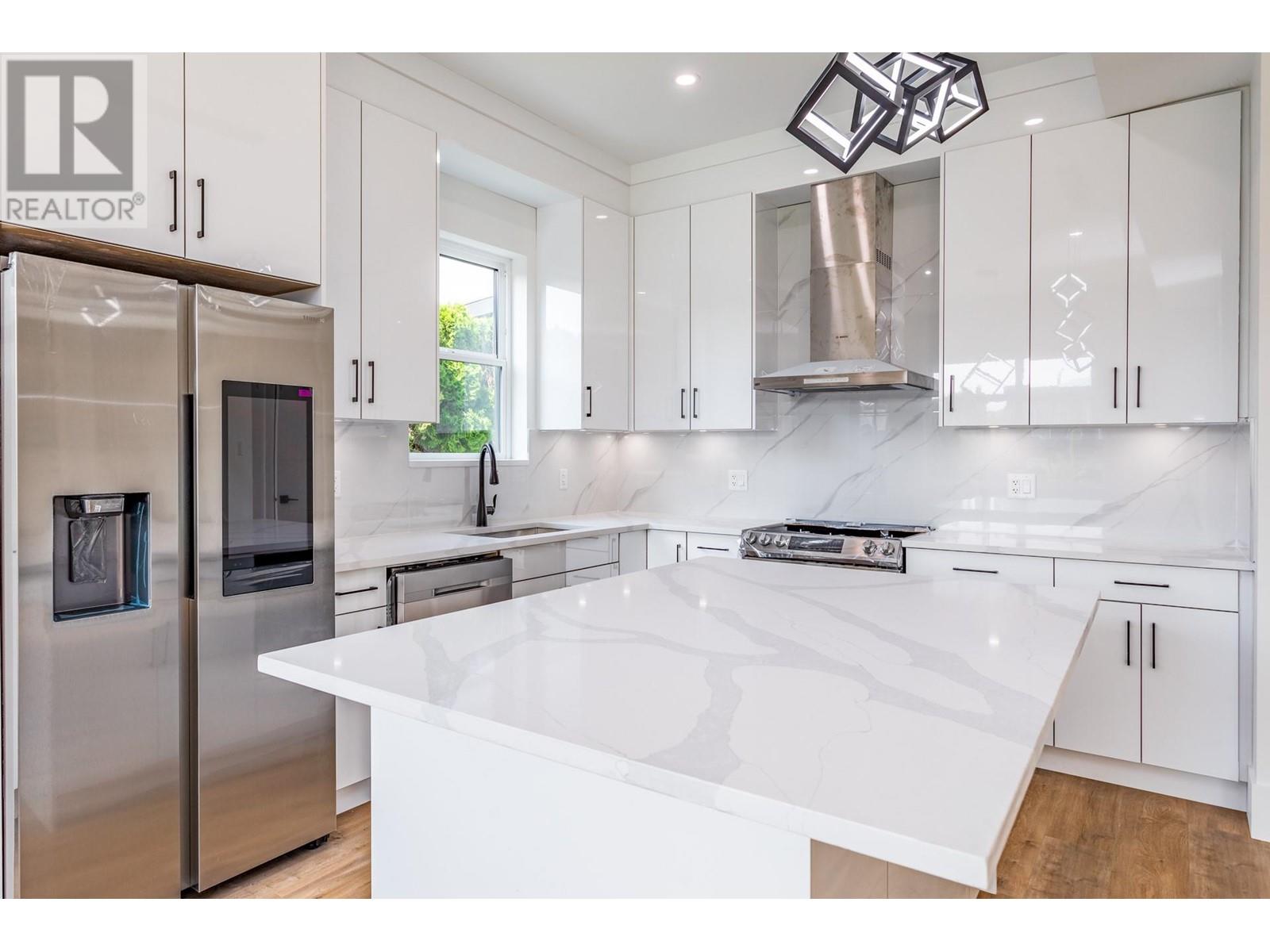 1946 Hemmerling Court, Kelowna