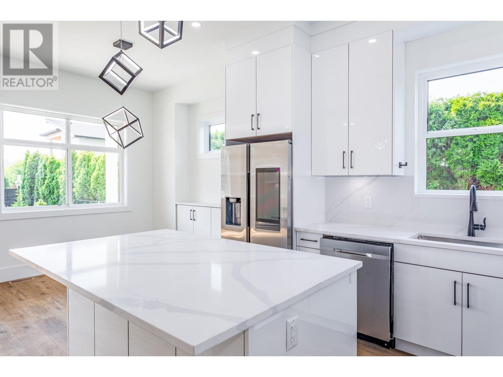 1946 Hemmerling Court, Kelowna