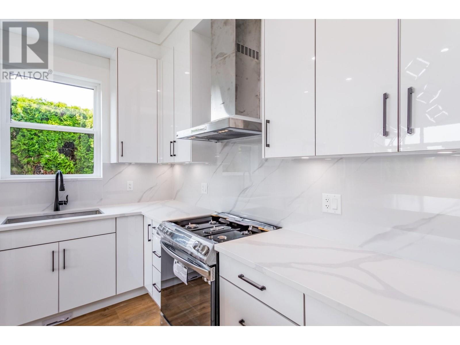 1946 Hemmerling Court, Kelowna
