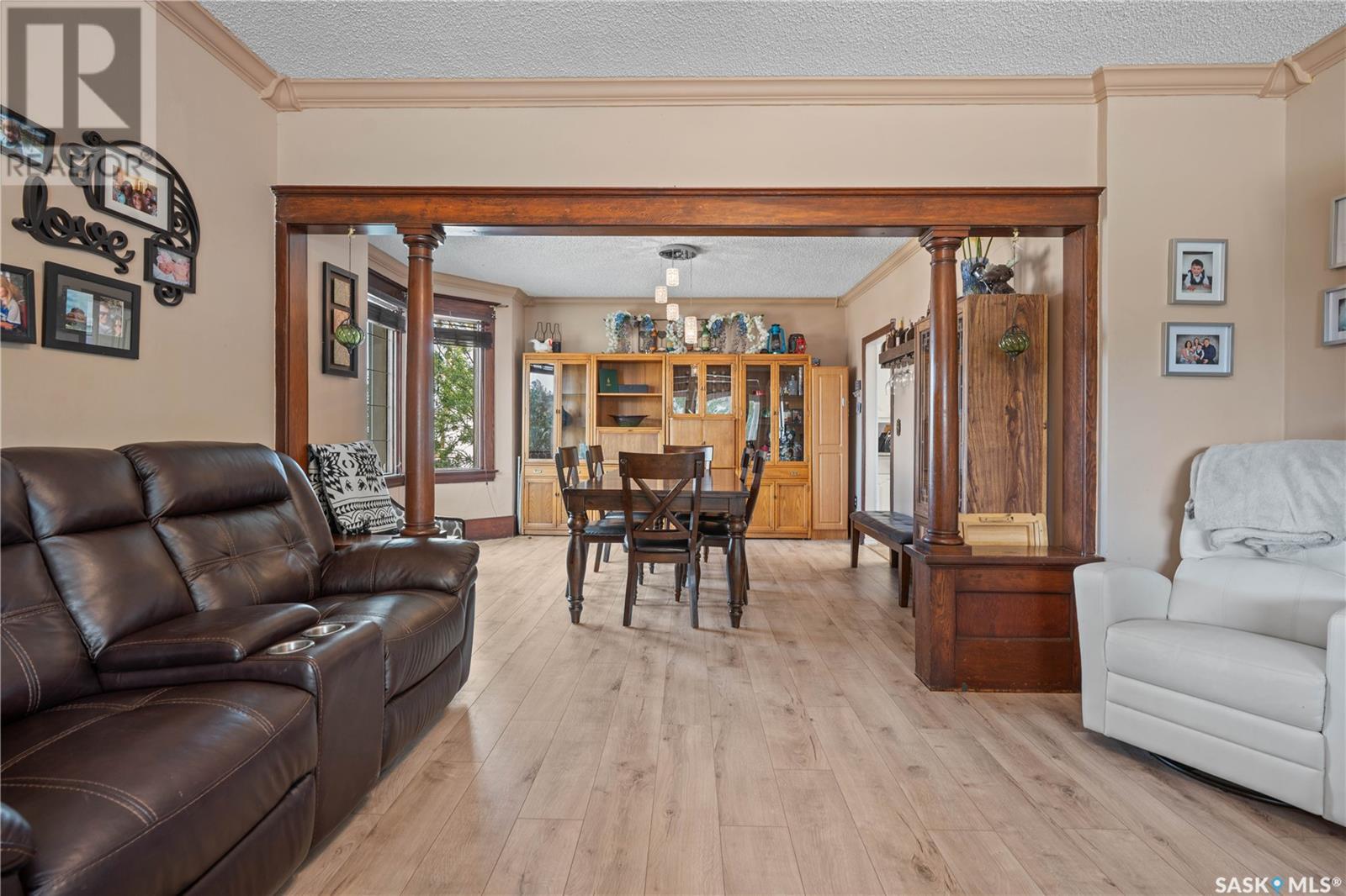 Photo 6 of 205 5th Avenue E, Gravelbourg SK