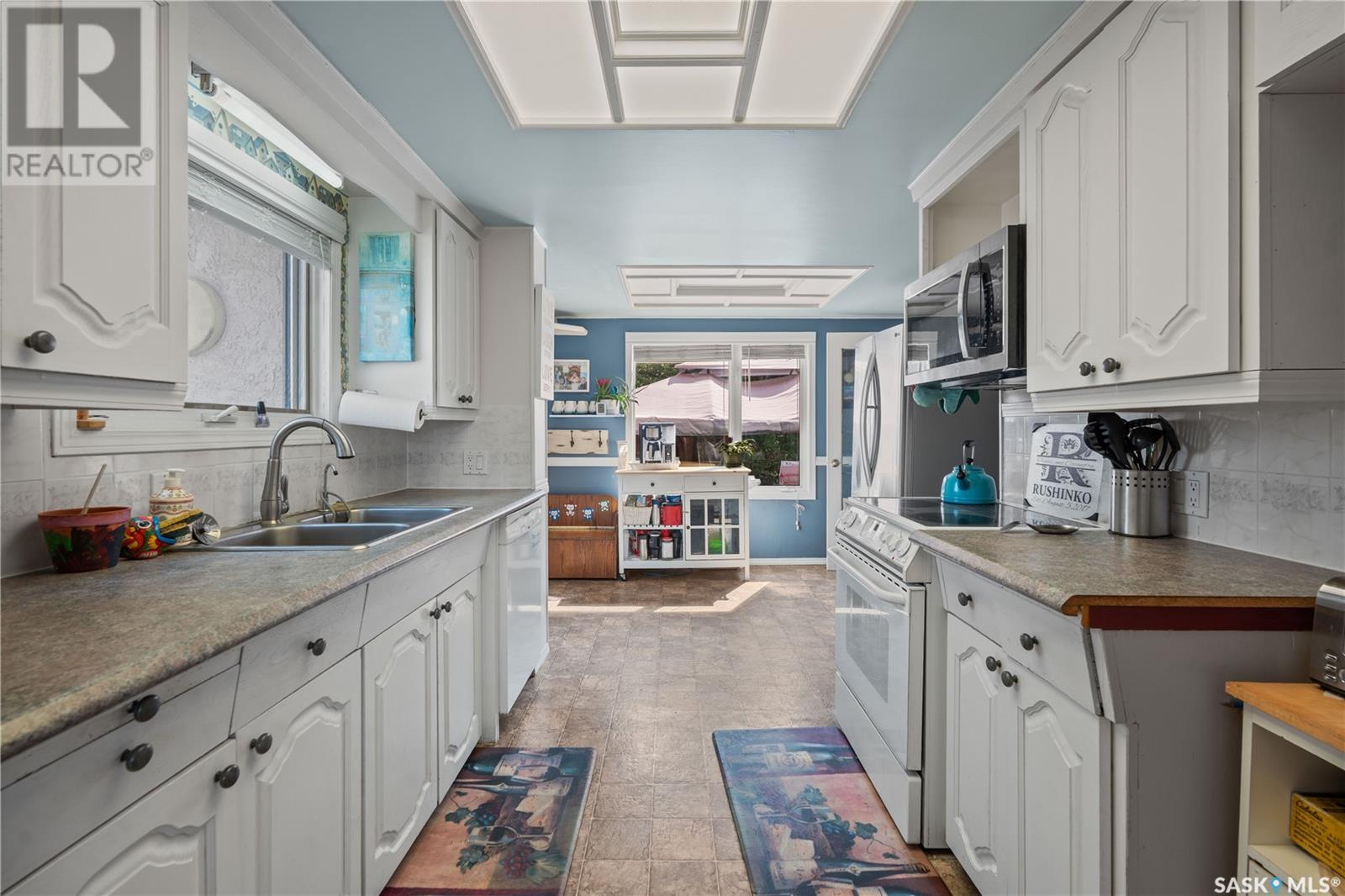 Photo 12 of 205 5th Avenue E, Gravelbourg SK