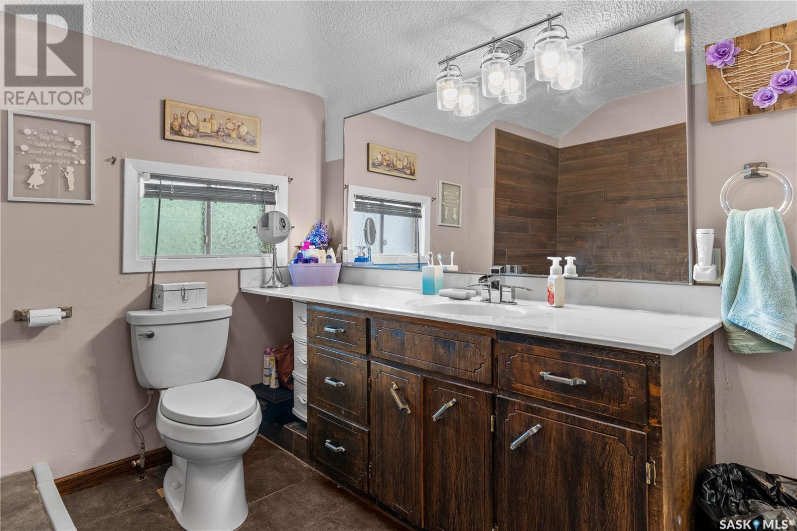 Photo 28 of 205 5th Avenue E, Gravelbourg SK