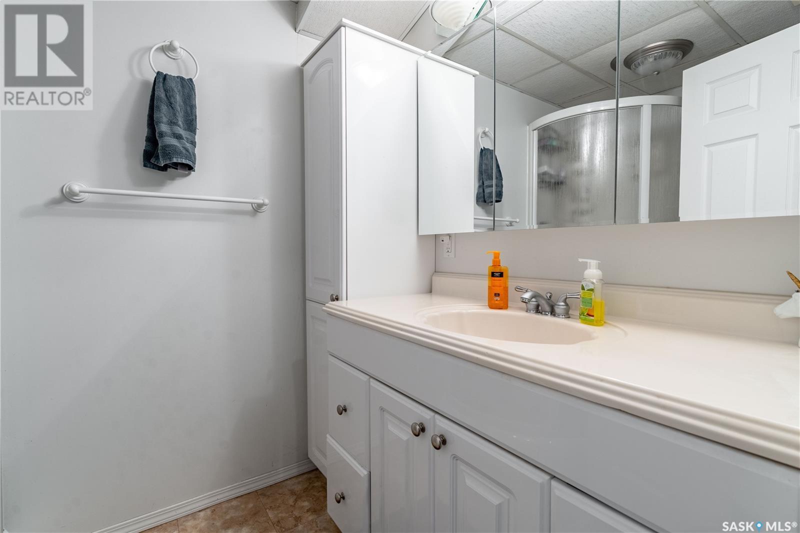 Photo 38 of 205 5th Avenue E, Gravelbourg SK