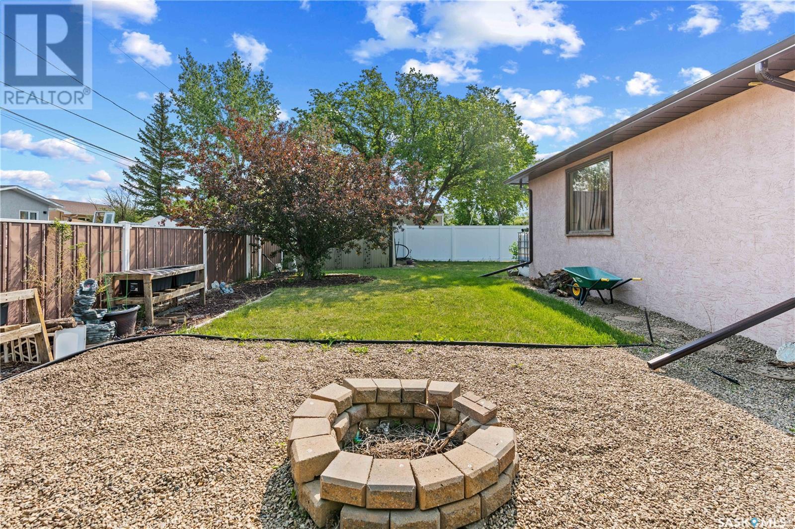 Photo 44 of 205 5th Avenue E, Gravelbourg SK