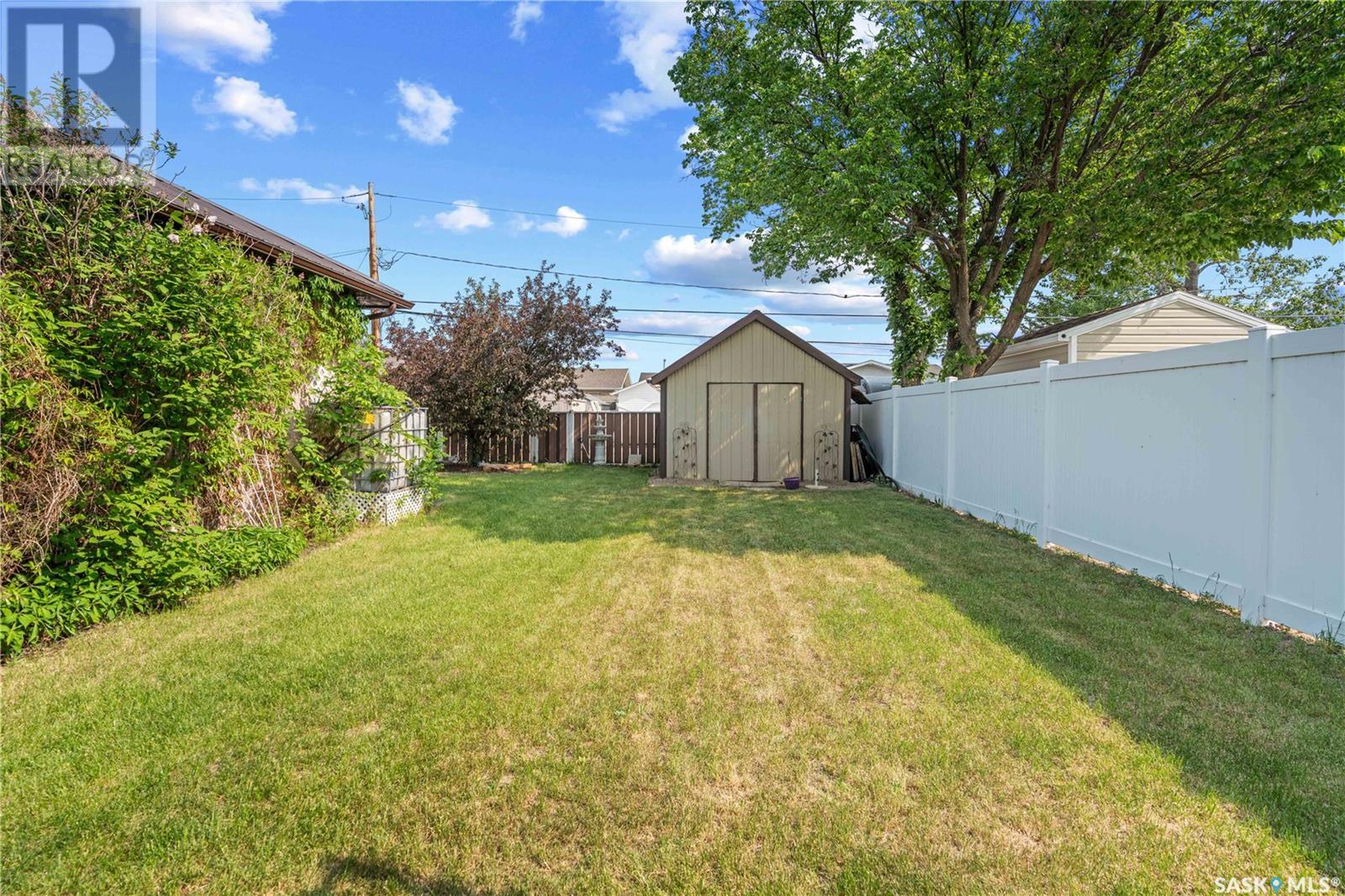 Photo 45 of 205 5th Avenue E, Gravelbourg SK