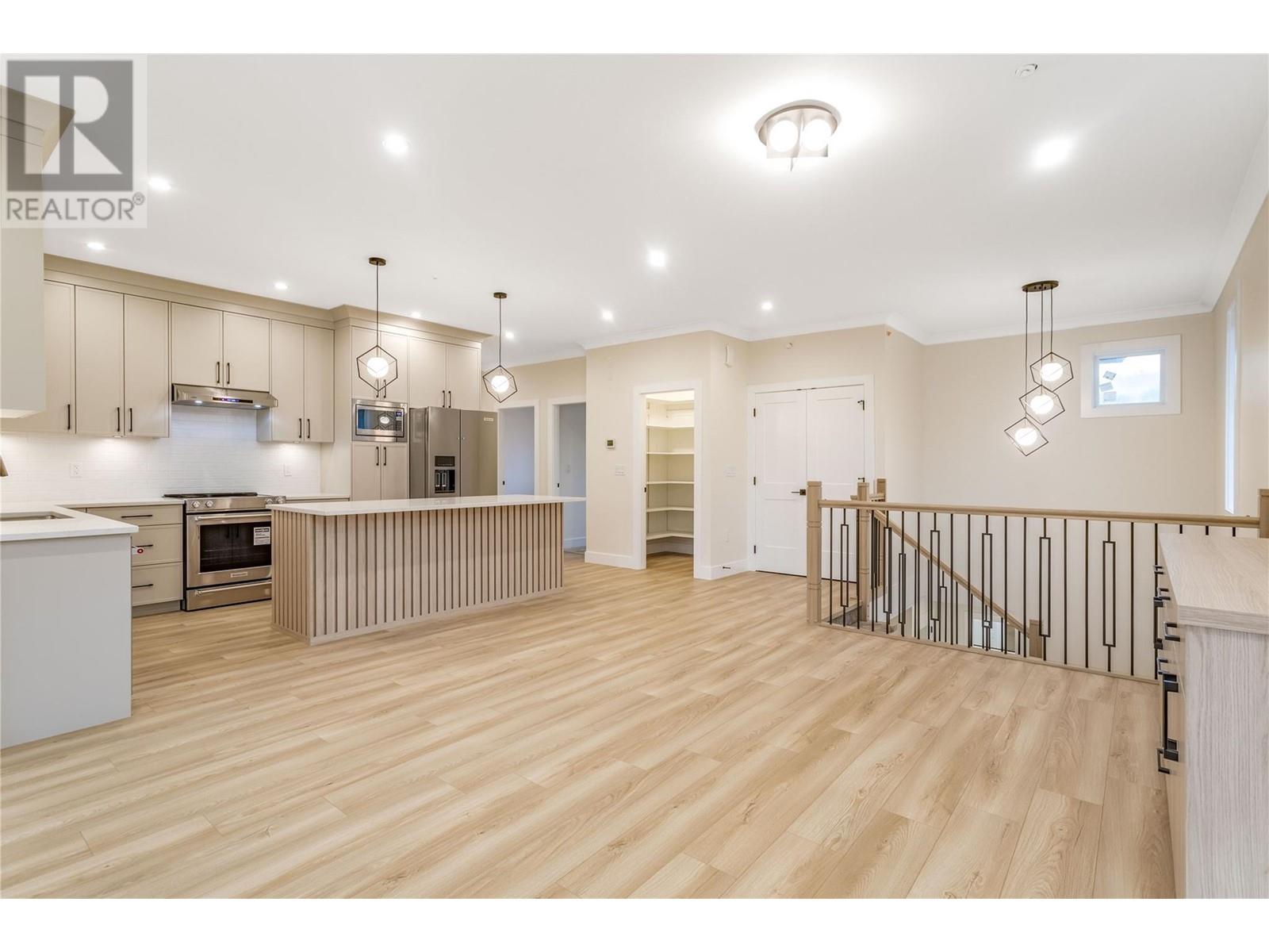 23 19950 McCarthy Road, Lake Country
