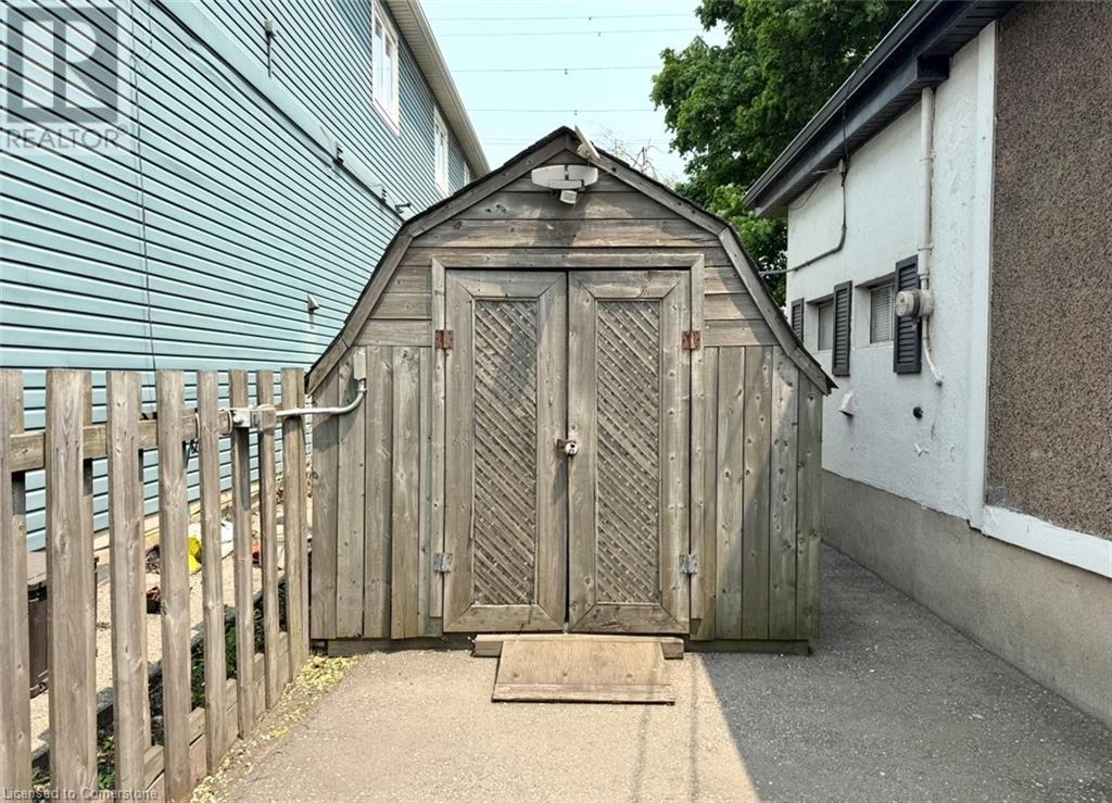 Photo 12 of 115 Beach Boulevard, Hamilton ON