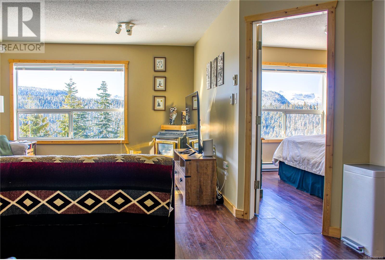 Photo 2 of 106 1105 Henry Rd, Courtenay BC