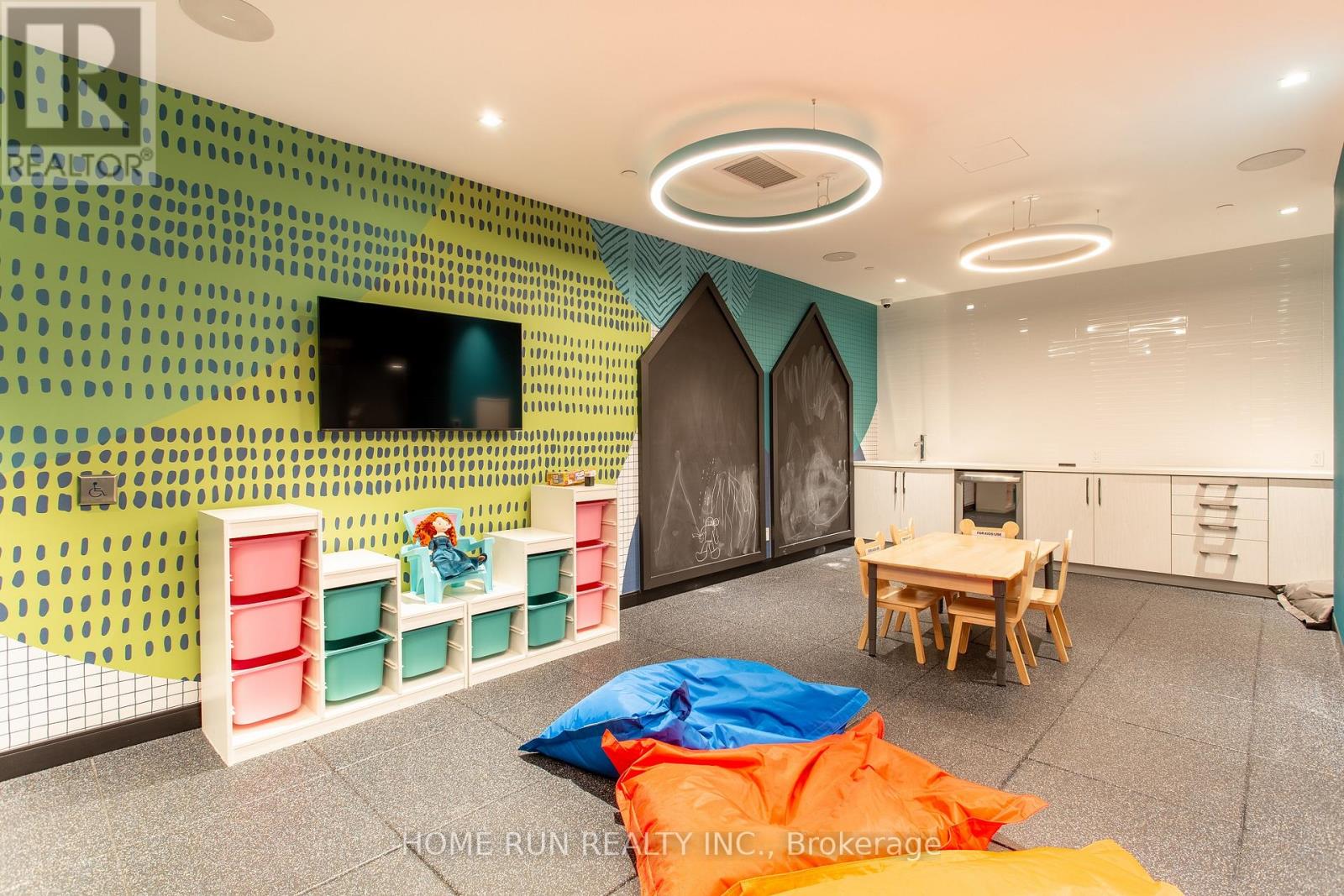 Photo 11 of 613 286 Main Street, Toronto ON