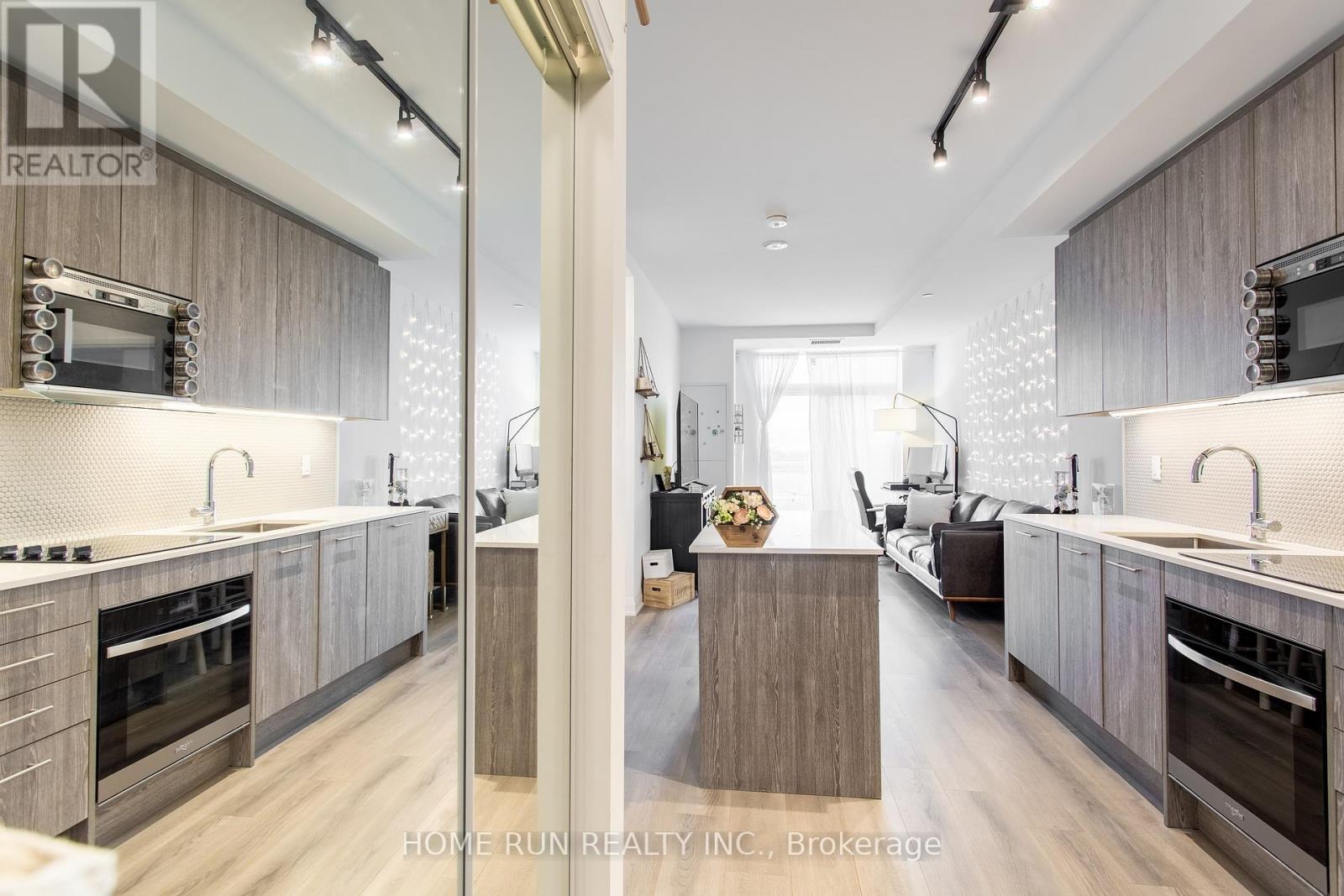 Photo 5 of 613 286 Main Street, Toronto ON