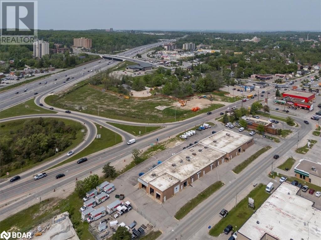 Photo 4 of 303 Dunlop Street W Unit 3 4, Barrie ON