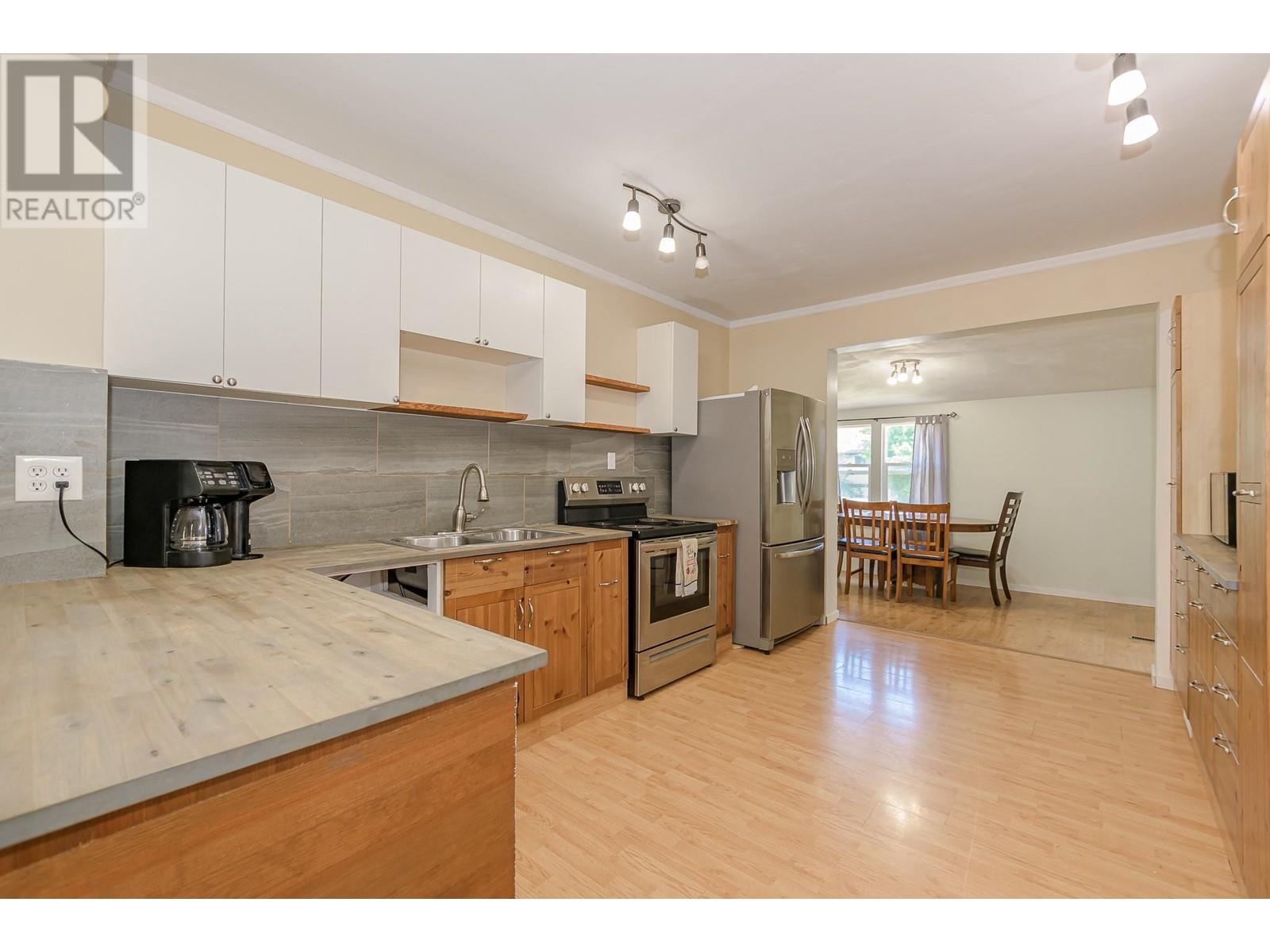 Photo 9 of 150 1 Street Se, Salmon Arm BC