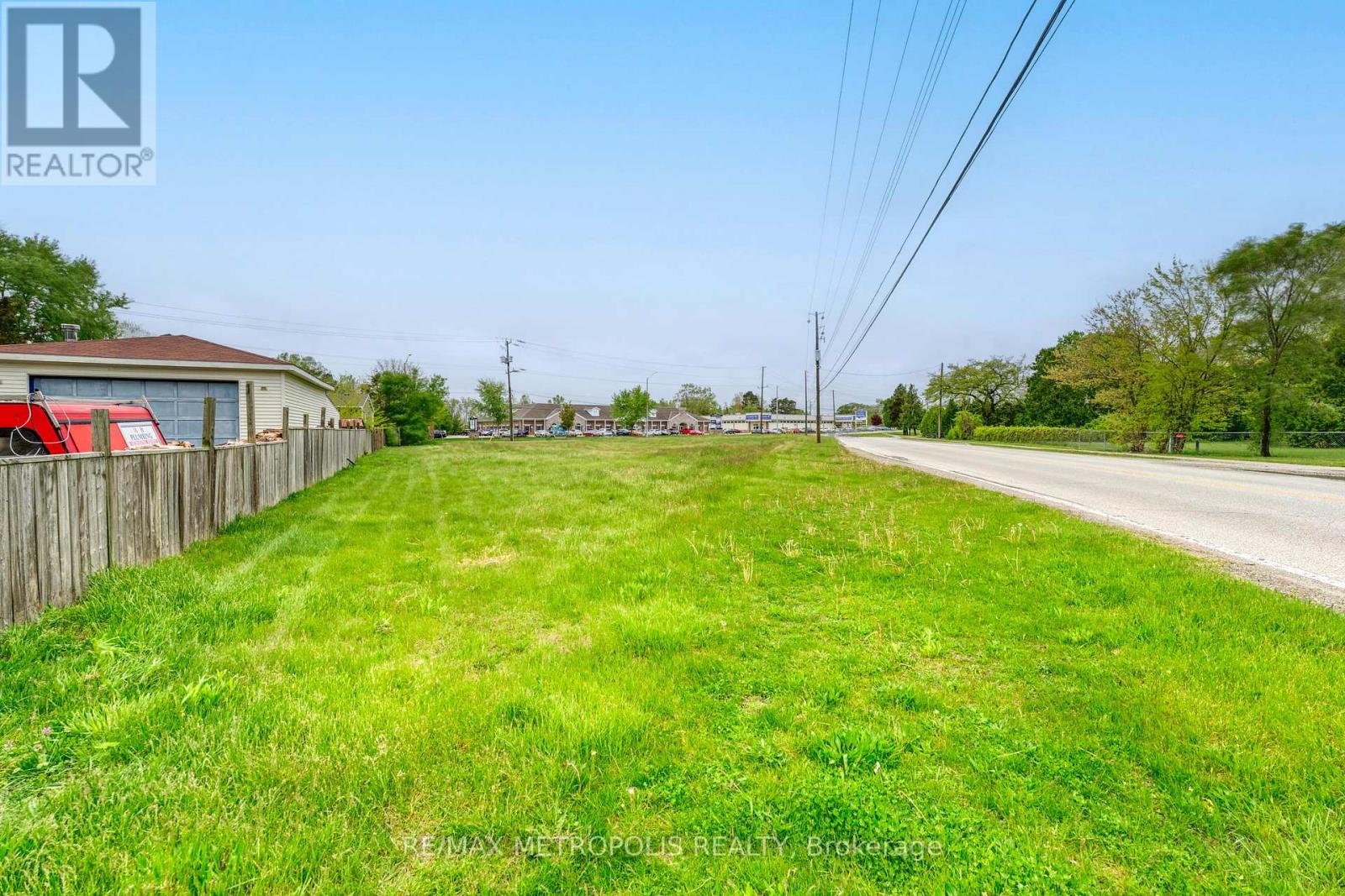 Photo 7 of 1324 Michigan Avenue, Sarnia ON
